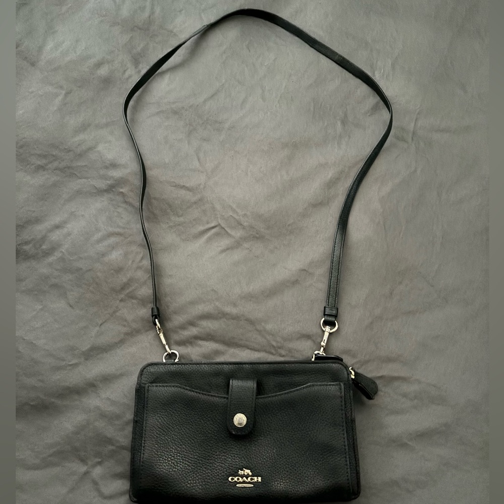 Coach leather bag with wallet inside